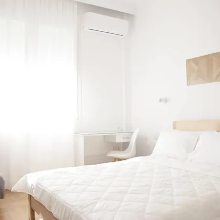 Eclectic Design #01 In Aristotelous Apartment *